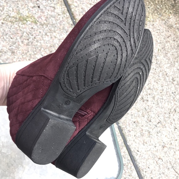 Burgundy Suede Quilted Ankle Boots size 7.5 / small 8 - Picture 6 of 10